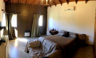 Quinta 5 Ambientes En Venta - La Reja, Moreno