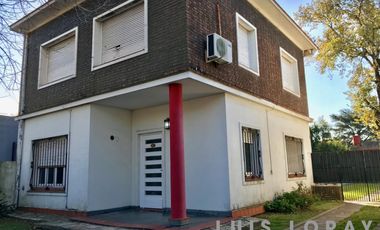 Propiedad ubicada a 200 metros de la Avenida T. Espora.