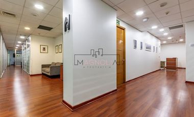 Espaciosa y Cómoda oficina en venta en Barrio El Golf