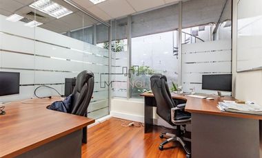 Espaciosa y Cómoda oficina en venta en Barrio El Golf