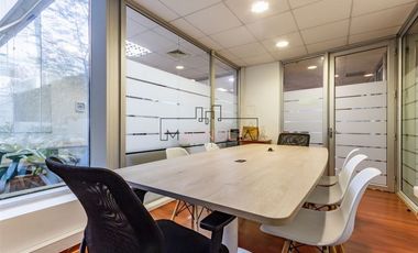 Espaciosa y Cómoda oficina en venta en Barrio El Golf