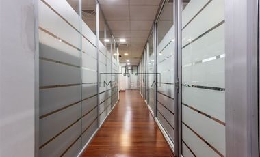 Espaciosa y Cómoda oficina en venta en Barrio El Golf