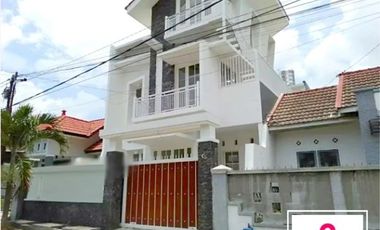 Rumah Baru 3 Lantai Luas 137 di Sulfat Titan kota Malang