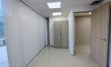 local en arriendo en portal del genovés. Cod A100049