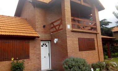 Se vende Excelente casa con 3 dormitorios, Nuevo Merlo