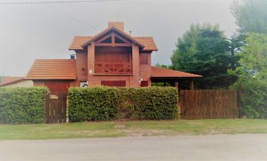 Se vende Excelente casa con 3 dormitorios, Nuevo Merlo