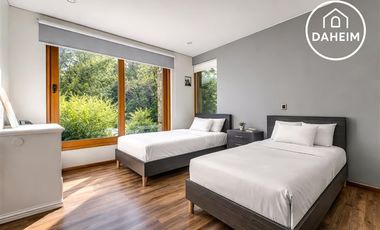 Comisión rebajada! Lujosa casa de 6D y 4B Golf de Manquehue