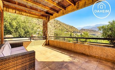 Comisión rebajada! Lujosa casa de 6D y 4B Golf de Manquehue