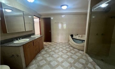 Venta de casa con Garita de Seguridad en Punta Paitilla