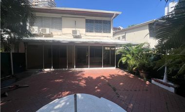 Venta de casa con Garita de Seguridad en Punta Paitilla
