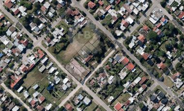 MAR DEL PLATA - Predio de 8800 m2 con loteo armado y varias construcciones disponibles!
Son mas de 11 lotes! Ideal inversor - Para escriturar