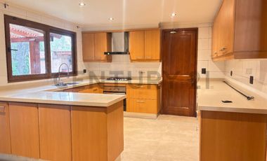 CASA INGLESA EN ARRIENDO EN LAS BRISAS, 6 DORMITORIOS