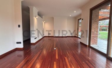 CASA INGLESA EN ARRIENDO EN LAS BRISAS, 6 DORMITORIOS