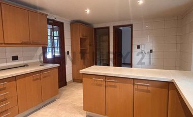 CASA INGLESA EN ARRIENDO EN LAS BRISAS, 6 DORMITORIOS