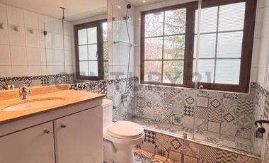 CASA INGLESA EN ARRIENDO EN LAS BRISAS, 6 DORMITORIOS