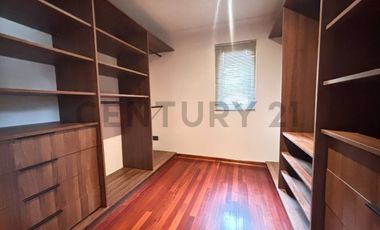 CASA INGLESA EN ARRIENDO EN LAS BRISAS, 6 DORMITORIOS