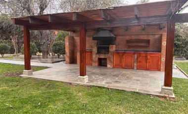 CASA INGLESA EN ARRIENDO EN LAS BRISAS, 6 DORMITORIOS