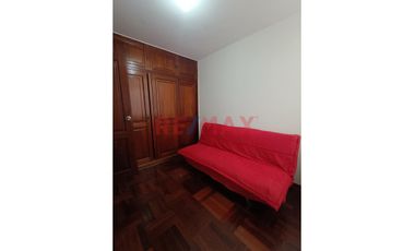 Acogedor Y Amplio Departamento En Urb. Santa Edelmira (3Er Piso)