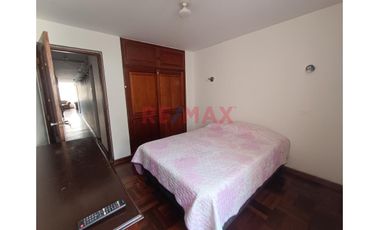 Acogedor Y Amplio Departamento En Urb. Santa Edelmira (3Er Piso)