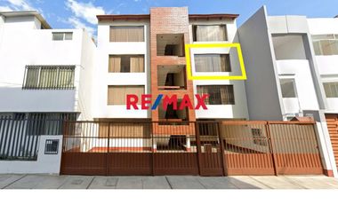 Acogedor Y Amplio Departamento En Urb. Santa Edelmira (3Er Piso)