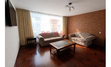 Acogedor Y Amplio Departamento En Urb. Santa Edelmira (3Er Piso)