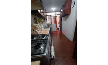 Acogedor Y Amplio Departamento En Urb. Santa Edelmira (3Er Piso)
