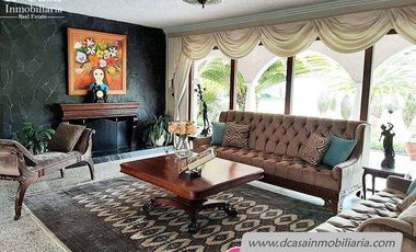 Casa de Venta Amoblada - Machángara, 9 habitaciones,15 garajes