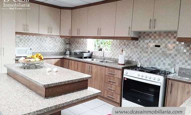 Casa de Venta Amoblada - Machángara, 9 habitaciones,15 garajes