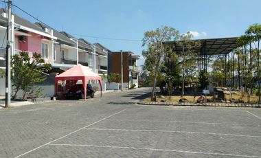 Rumah baru 2 lantai Tropodo Waru