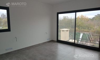 CASA EN VENTA Y ALQUILER  EN PUERTOS DE ESCOBAR  - FINANCIA - MAROTO PROPIEDADES-