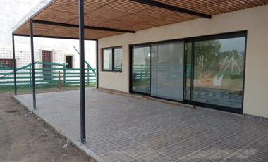 CASA EN VENTA Y ALQUILER  EN PUERTOS DE ESCOBAR  - FINANCIA - MAROTO PROPIEDADES-