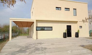 CASA EN VENTA Y ALQUILER  EN PUERTOS DE ESCOBAR  - FINANCIA - MAROTO PROPIEDADES-
