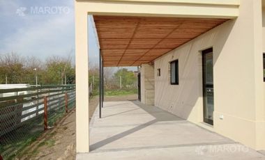 CASA EN VENTA Y ALQUILER  EN PUERTOS DE ESCOBAR  - FINANCIA - MAROTO PROPIEDADES-
