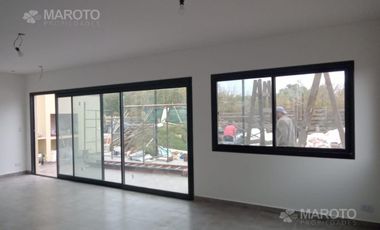 CASA EN VENTA Y ALQUILER  EN PUERTOS DE ESCOBAR  - FINANCIA - MAROTO PROPIEDADES-