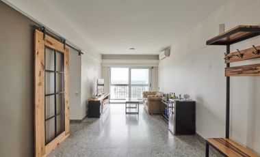 Venta Departamento 4 ambientes, con balcón corrido, cochera y dependencia en Avellaneda, IMPECABLE