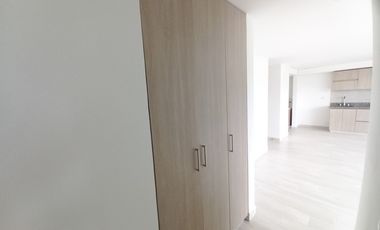 apartamento en arriendo en c.r bosque reservado  piso 14. Cod A13930