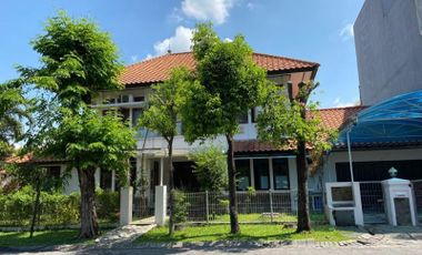 Jual Rumah Mewah 2 Lantai di Perumahan Graha Family Dukupakis Surabaya