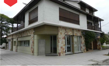 CASA DE ALTO (Calle 28 esq. 25)