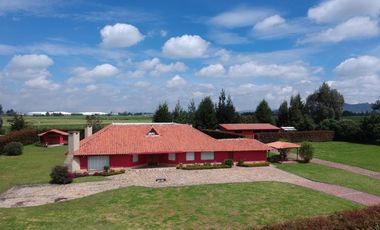 casa en arriendo en siberia. Cod A4696