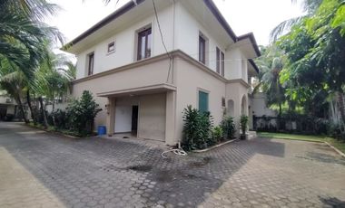 Town House di Cipete dg Privat Pool dan Taman & Semi Furnished HSE-A0517