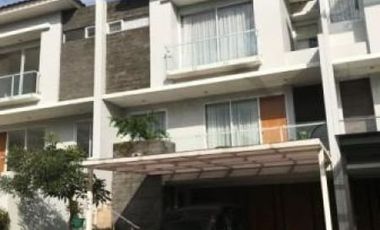 Rumah 3 lantai dalam komplek full furnished di pondok labu