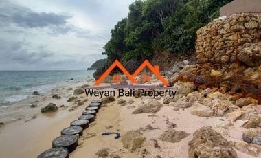 Tanah Pinggir Tebing Pantai Nusa Dua Bali