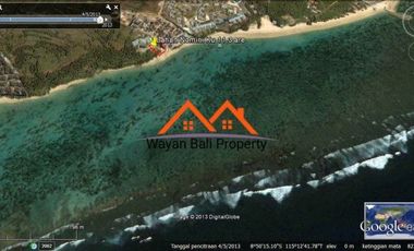 Tanah Pinggir Tebing Pantai Nusa Dua Bali