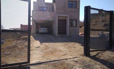 Chalet en Barrio Cerrado Lomas del Rey - Mayu Sumaj