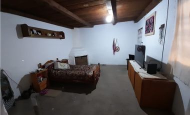 OPORTUNIDAD!! CASA A RECICLAR EN ITUZAINGO NORTE