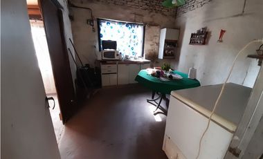 OPORTUNIDAD!! CASA A RECICLAR EN ITUZAINGO NORTE