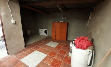 OPORTUNIDAD!! CASA A RECICLAR EN ITUZAINGO NORTE