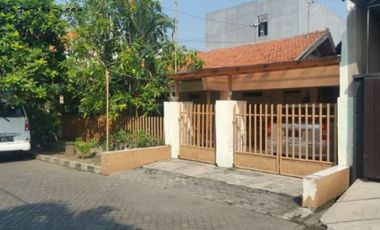 Rumah Siap pakai Jl Gayungsari Hadap Timur , Strategis