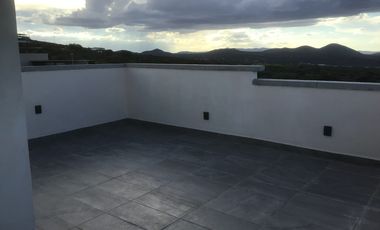 Departamento Zibata con vista al campo de golf