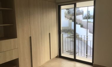 Departamento Zibata con vista al campo de golf